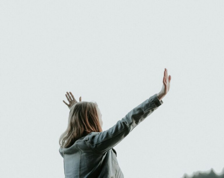 priscilla-du-preez-xbG7QRCJ7Ts-unsplash